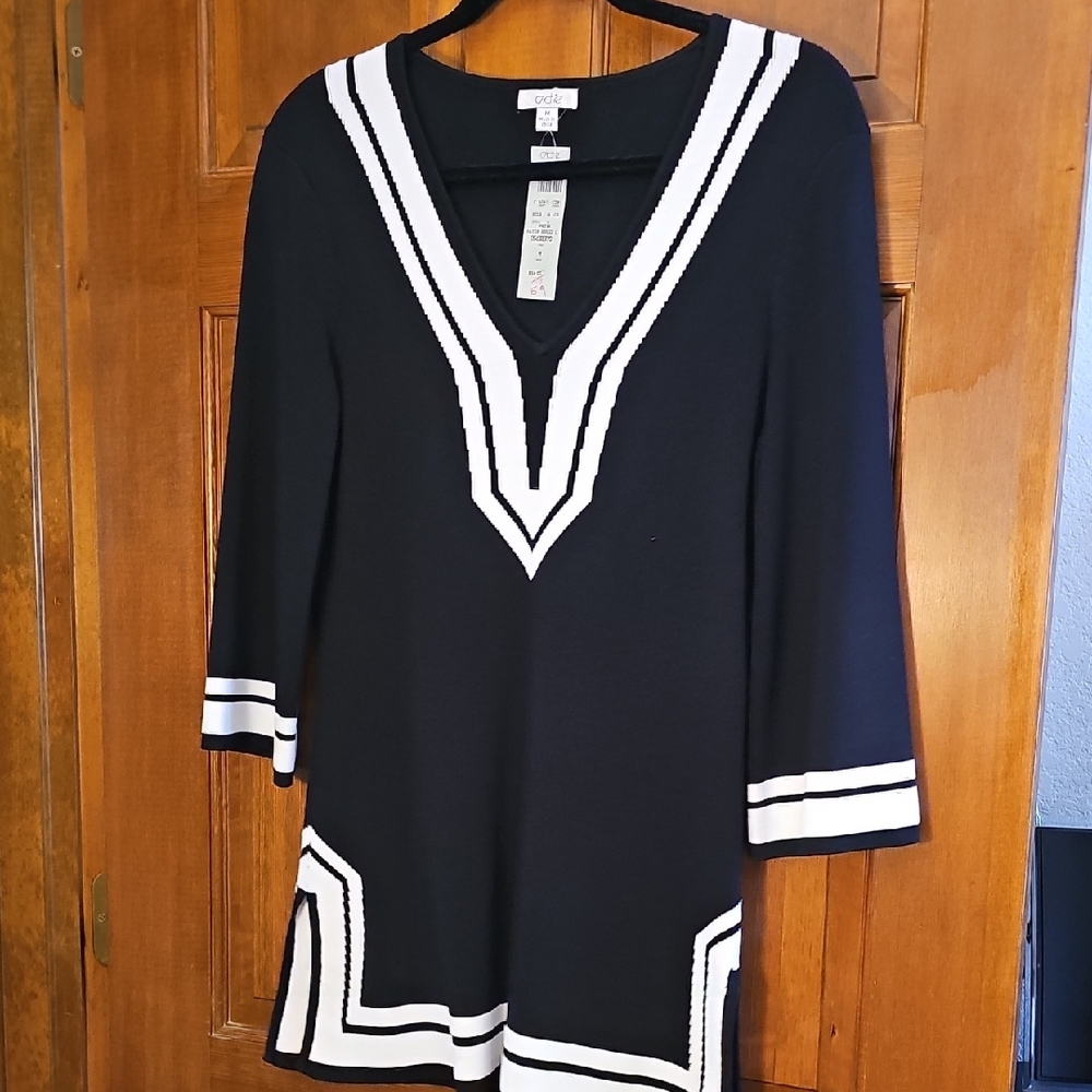 Cache Long Black Tunic with White Trim. Brand new w/tags.